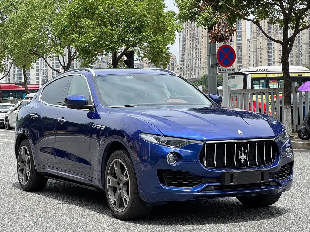 Maserati Levante 2019 — фото 1