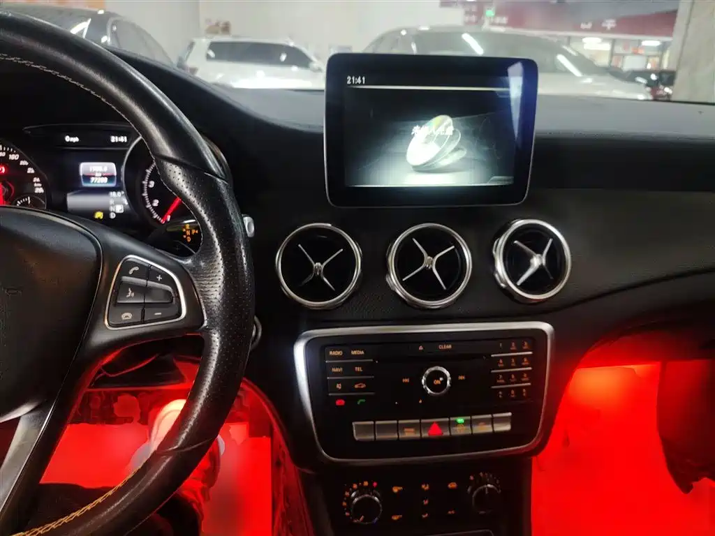 Mercedes-Benz GLA 2018 — фото 10