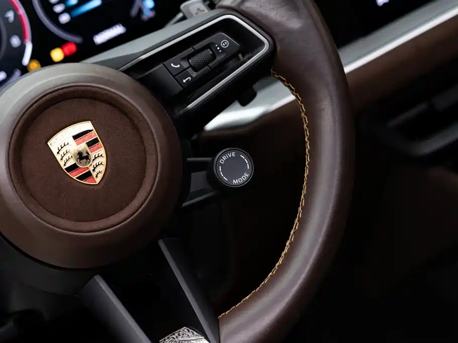 Porsche Cayenne 2023 — фото 18