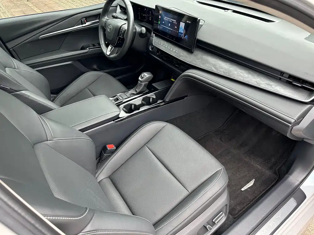 Toyota Camry 2024 — фото 30