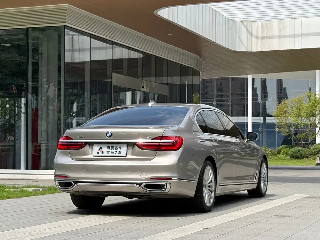 BMW 7 Series 2016 — фото 15