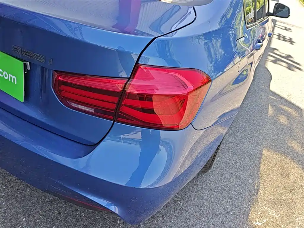 BMW 3 Series 2019 — фото 8