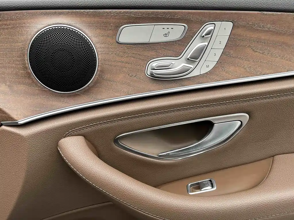 Mercedes-Benz E-Class 2018 — фото 20