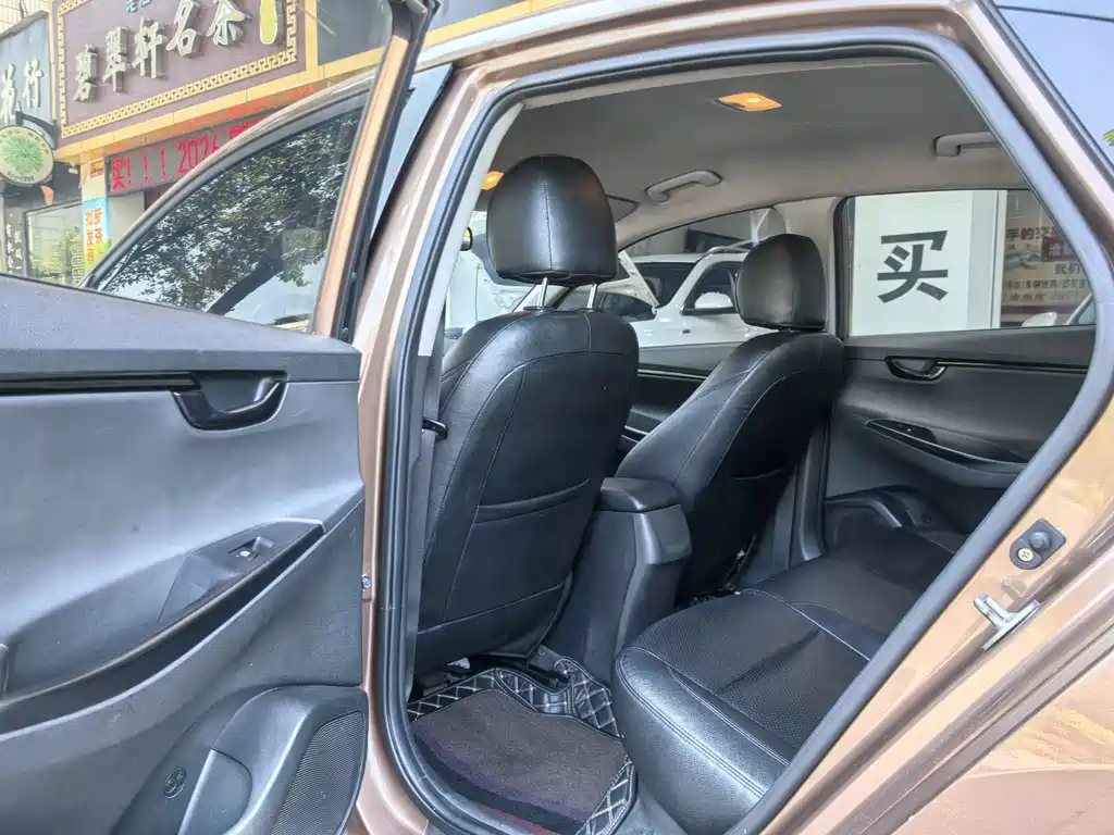 Hyundai Elantra 2019 — фото 11