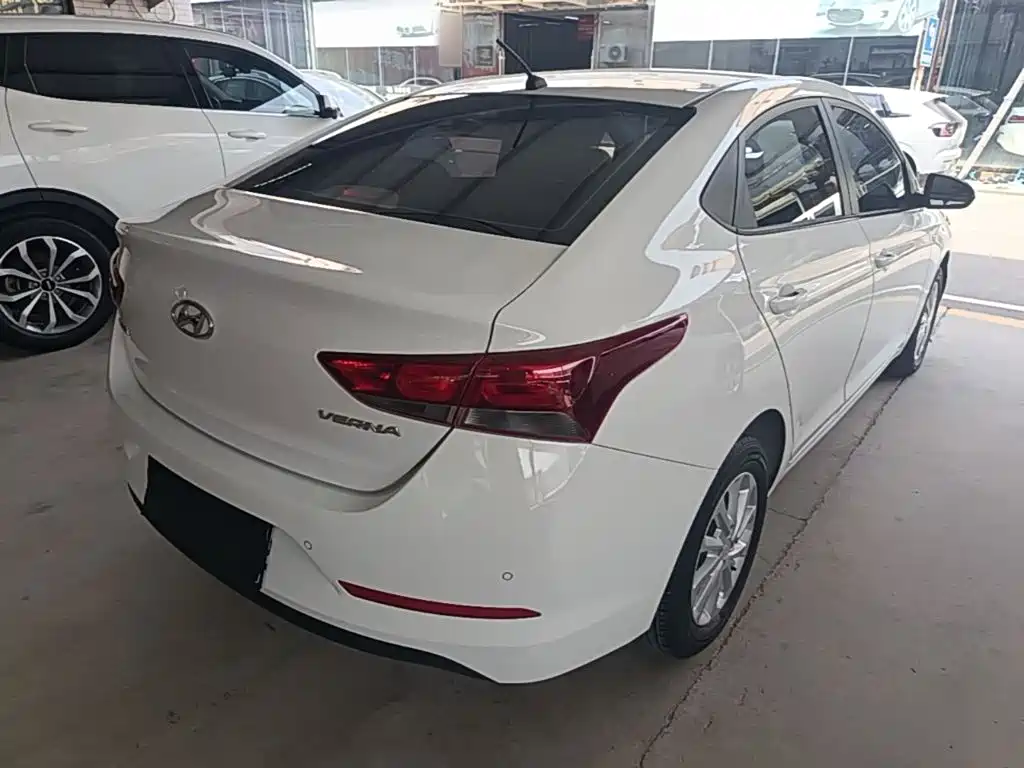 Hyundai Verna 2018 — фото 7