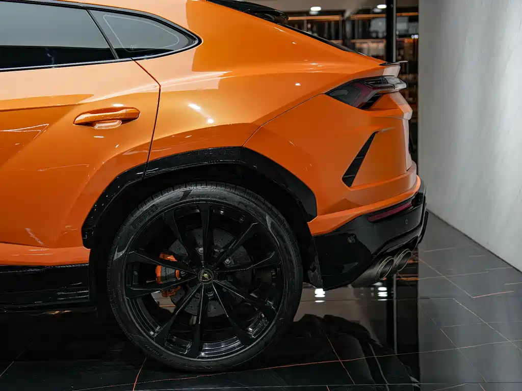 Lamborghini Urus 2021 — фото 12