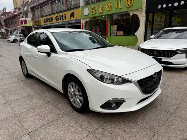 Mazda 3 Axela 2016