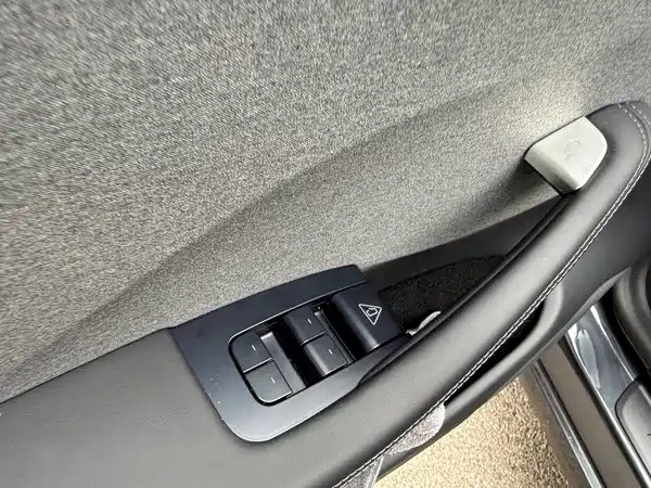 Tesla Model 3 2025