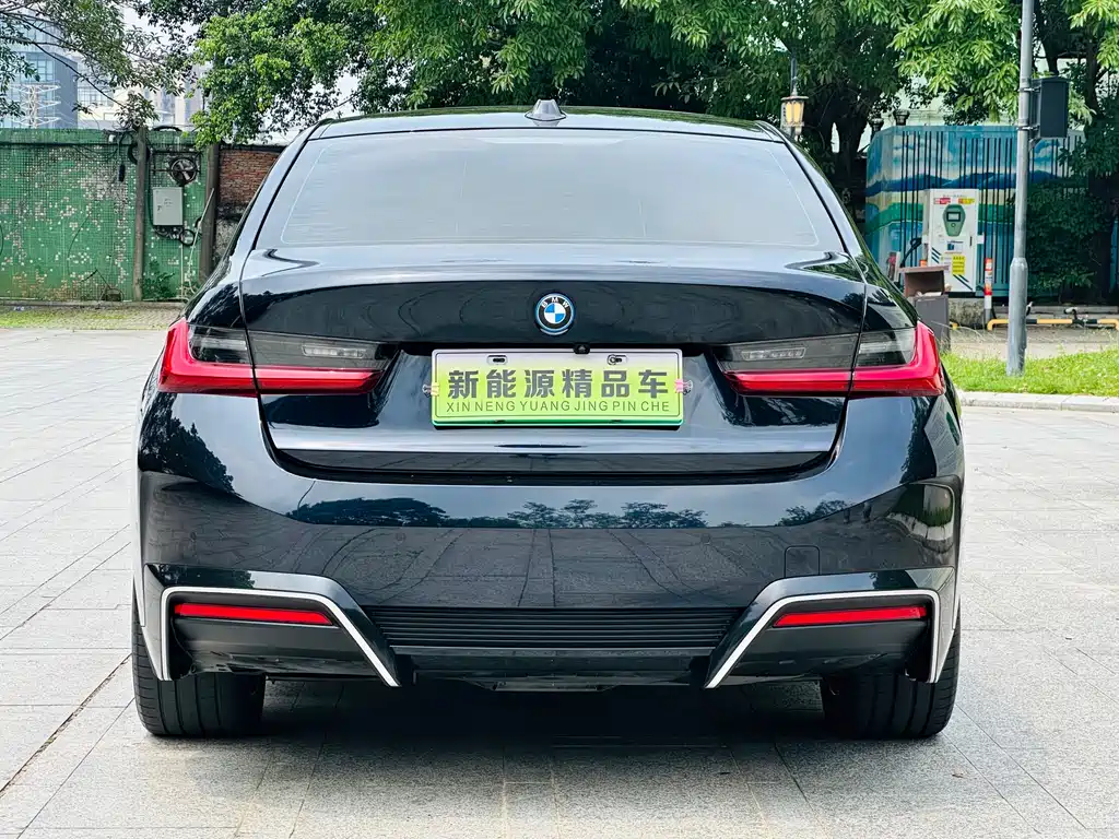 BMW i3 2024 — фото 6