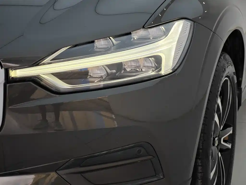 Volvo XC60 2018 — фото 27