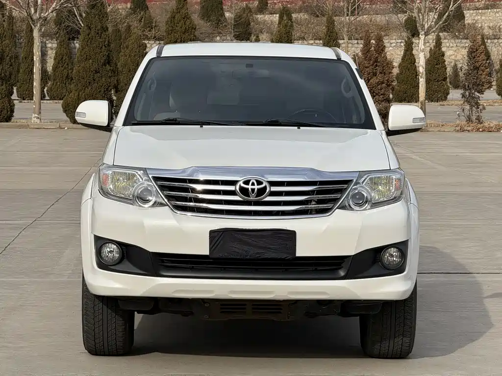 Toyota Fortuner 2016 — фото 2