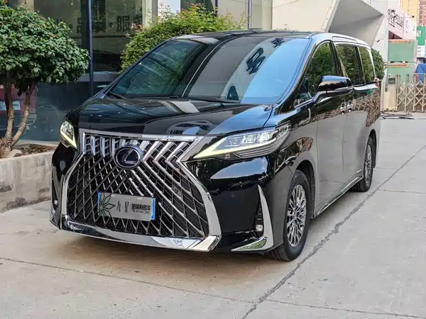 Lexus LM 2022