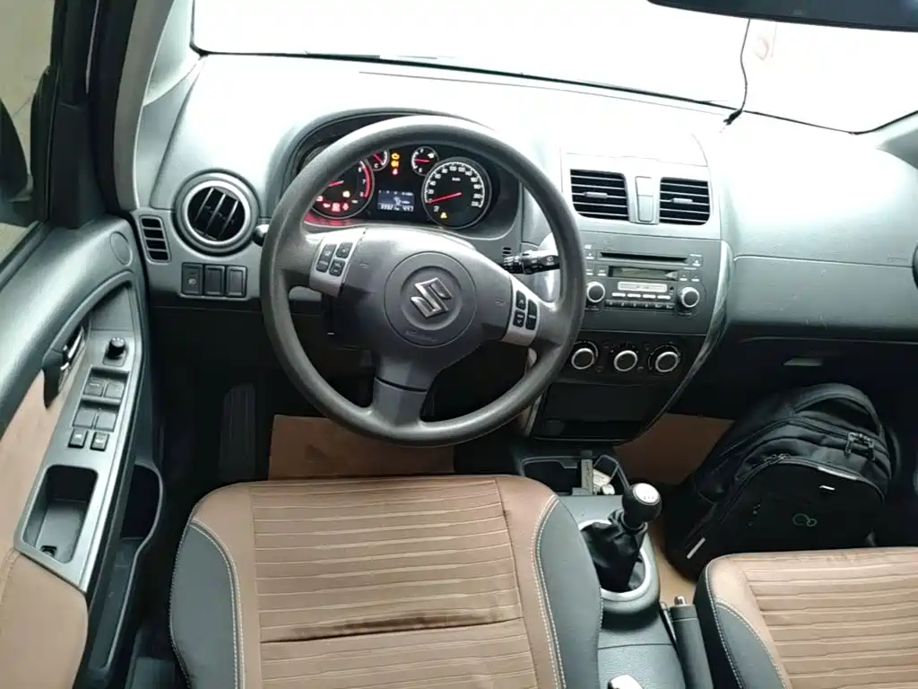 Suzuki SX4 2018 — фото 11