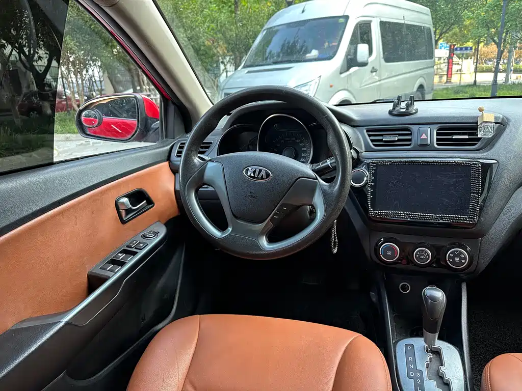 Kia K2 2015 — фото 12