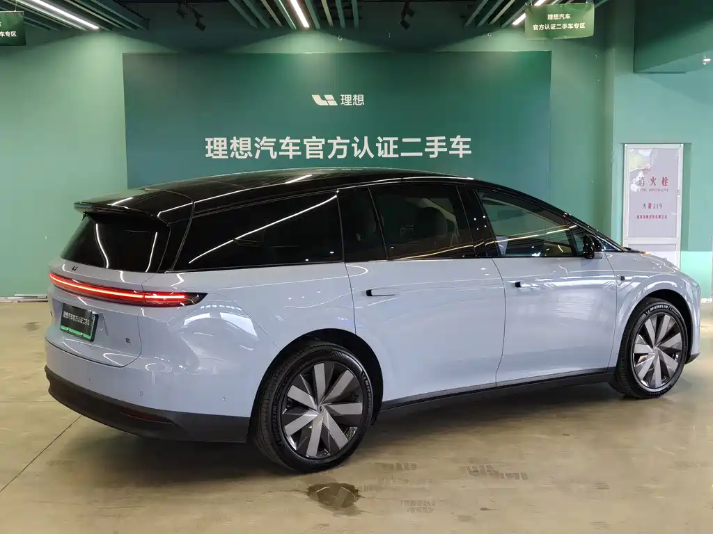 Li Auto i8 2025 — фото 4