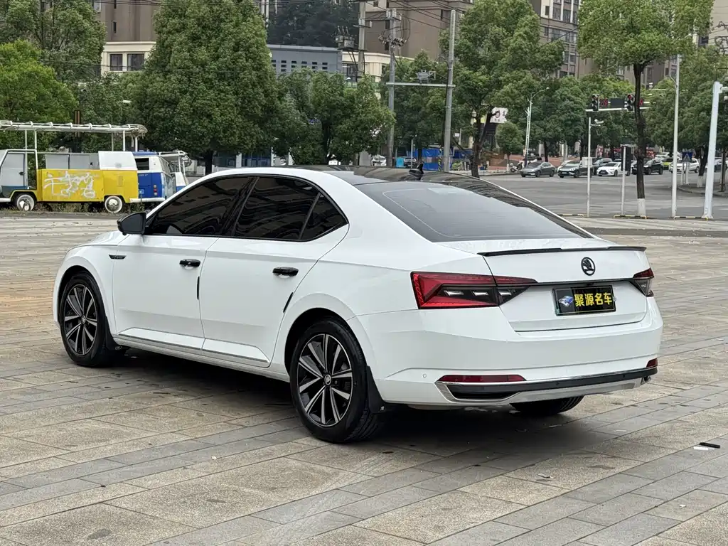 Skoda Superb 2024 — фото 7