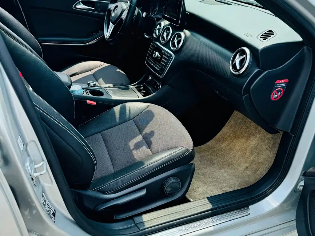 Mercedes-Benz A-Class 2015 — фото 8
