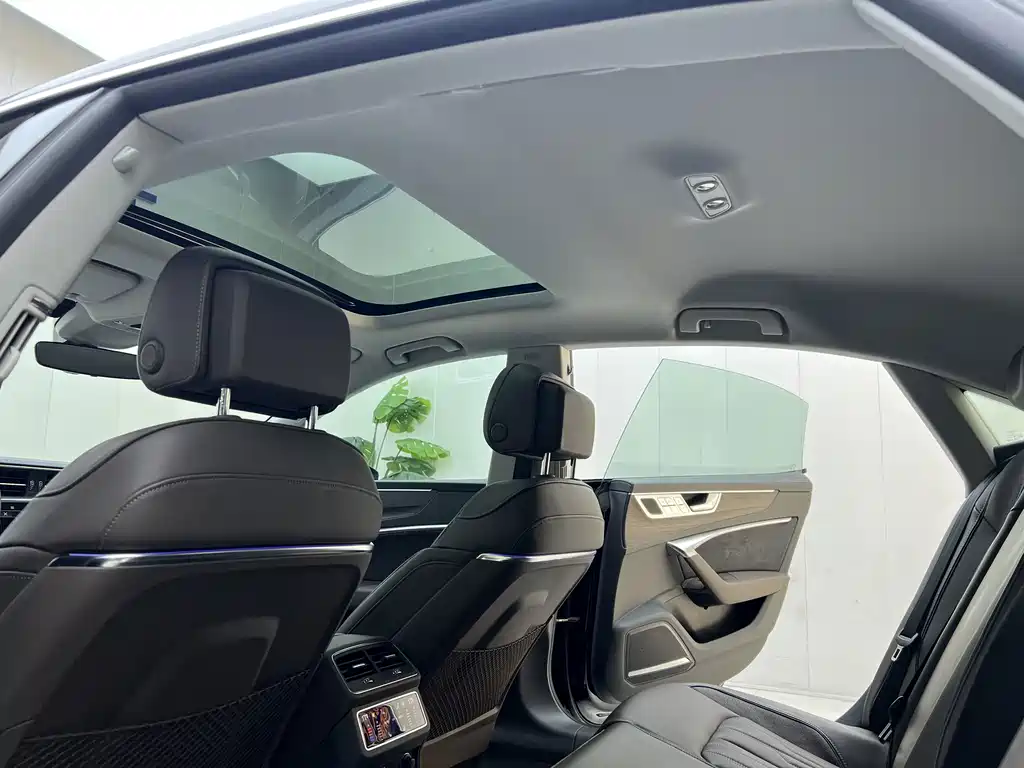 Audi A7L 2022 — фото 13