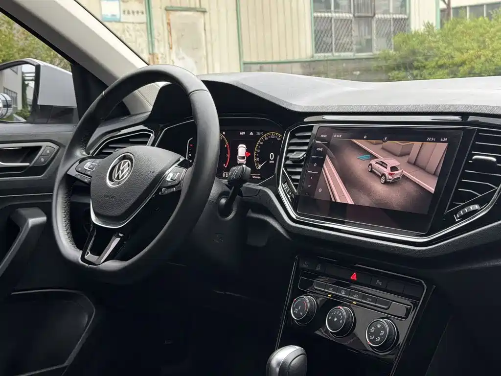 Volkswagen T-Roc 2022 — фото 11