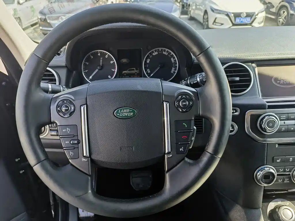 Land Rover Discovery 2012 — фото 11
