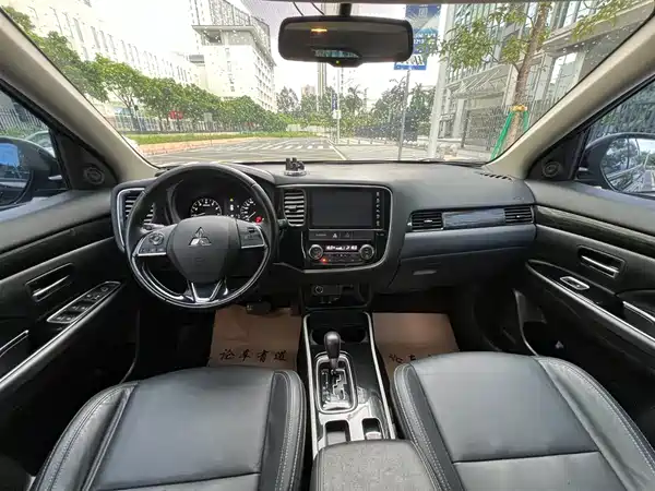 Mitsubishi Outlander 2019