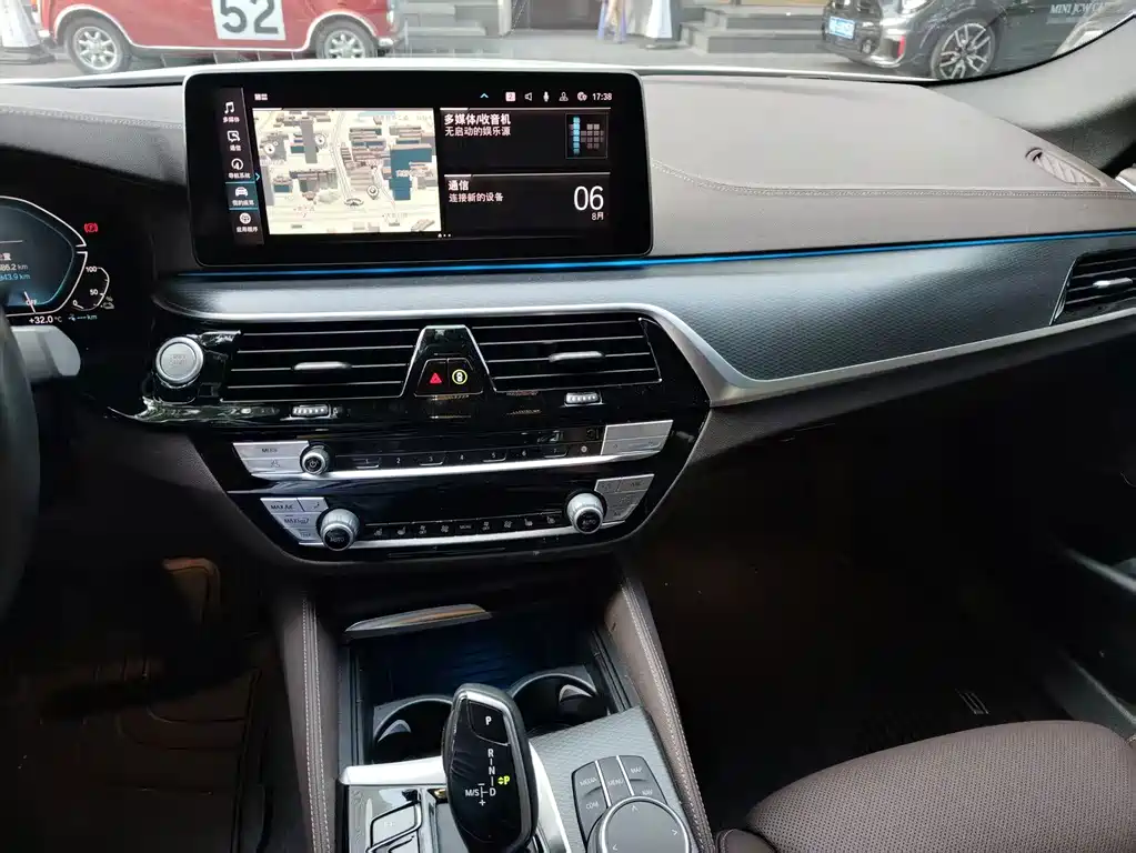 BMW 5 Series New Energy 2022 — фото 13