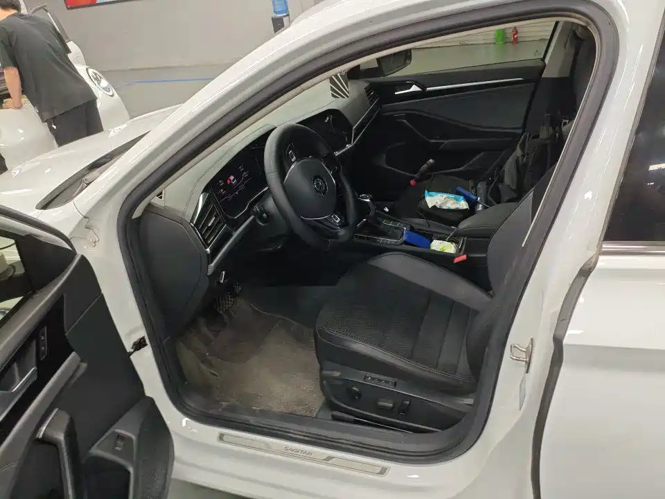 Volkswagen Sagitar 2022