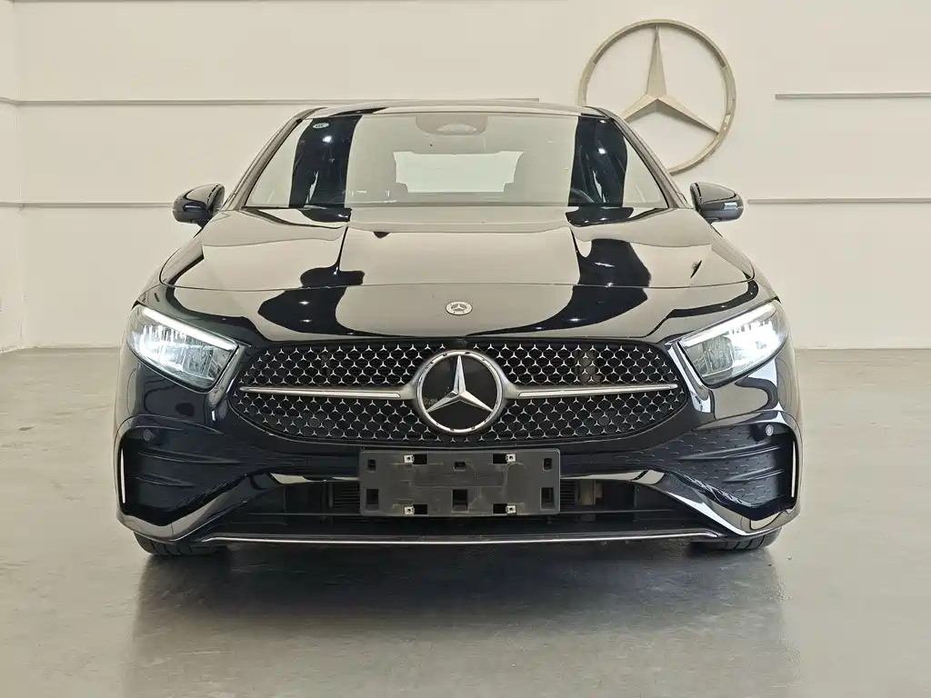 Mercedes-Benz A-Class 2024 — фото 2