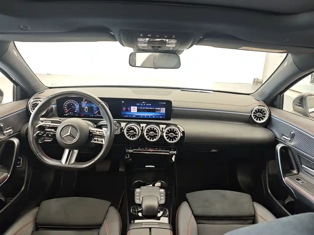 Mercedes-Benz A-Class 2024 — фото 12