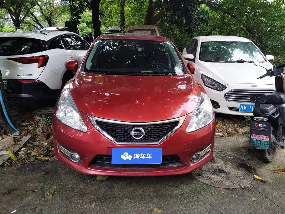 Nissan Tiida 2012