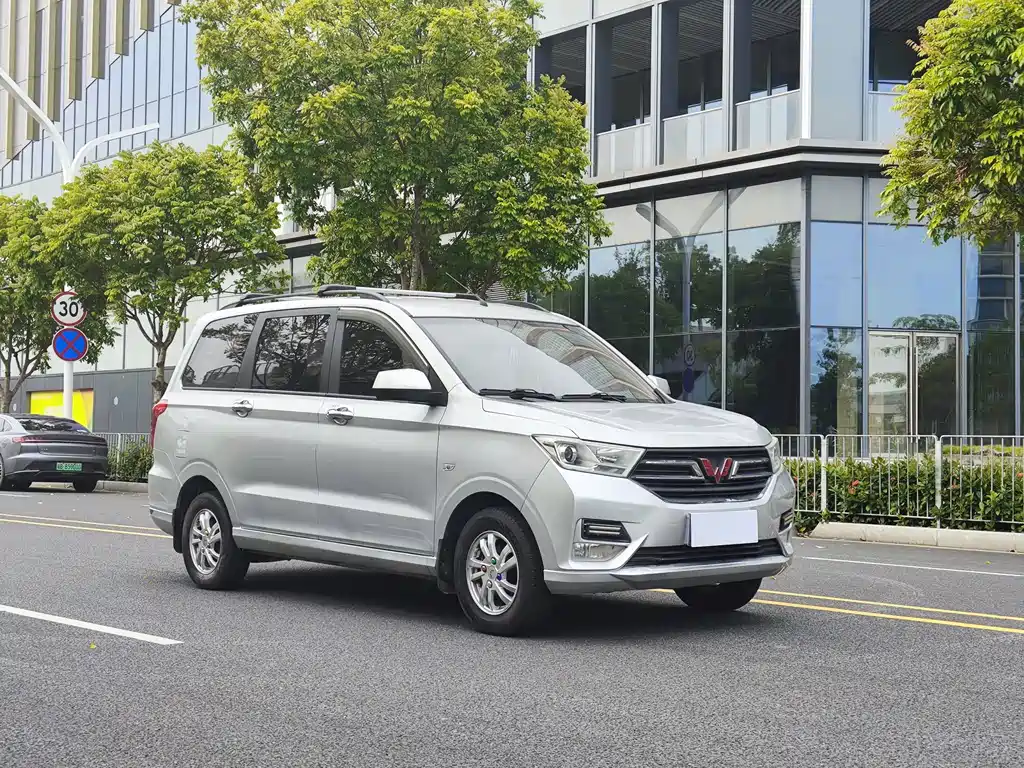 Wuling Hongguang 2020 — фото 3