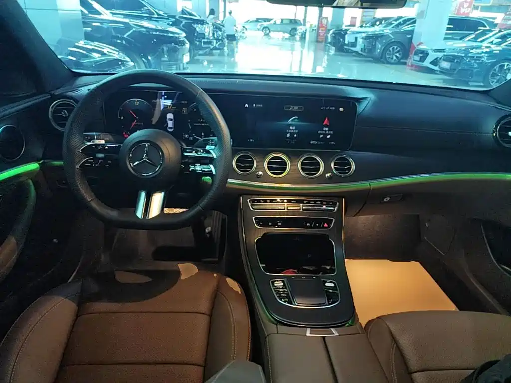 Mercedes-Benz E-Class 2023 — фото 10
