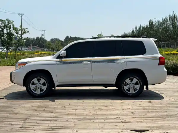 Toyota Land Cruiser 2012