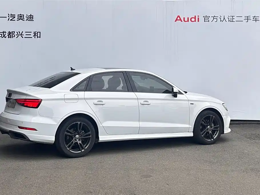 Audi A3 2019 — фото 4