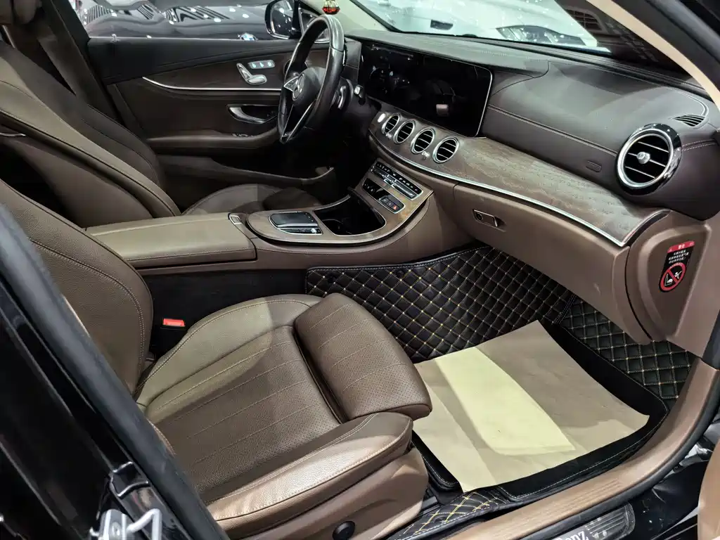 Mercedes-Benz E-Class 2023 — фото 10