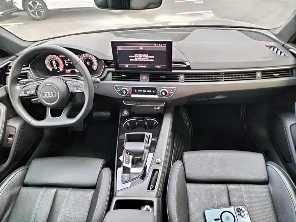 Audi A4L 2023 — фото 14