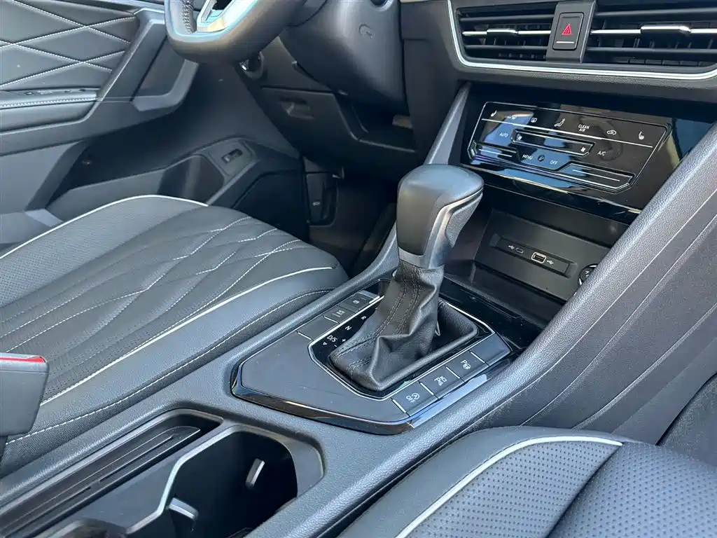 Volkswagen Tiguan L 2022 — фото 19