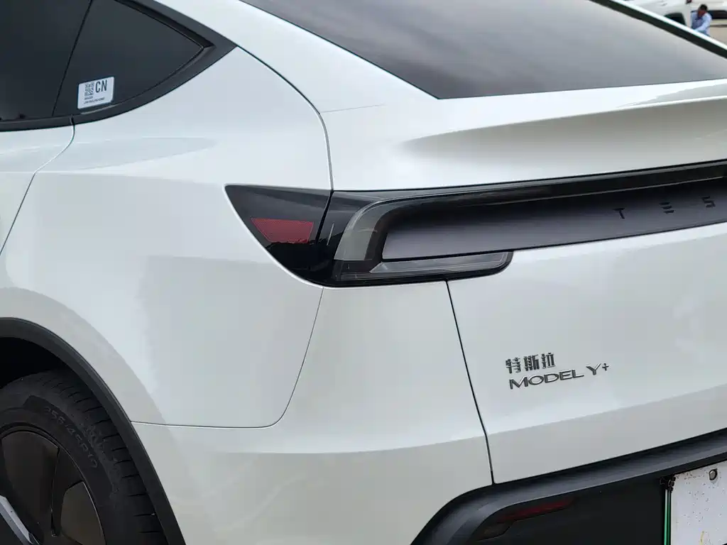 Tesla Model Y 2026 — фото 19