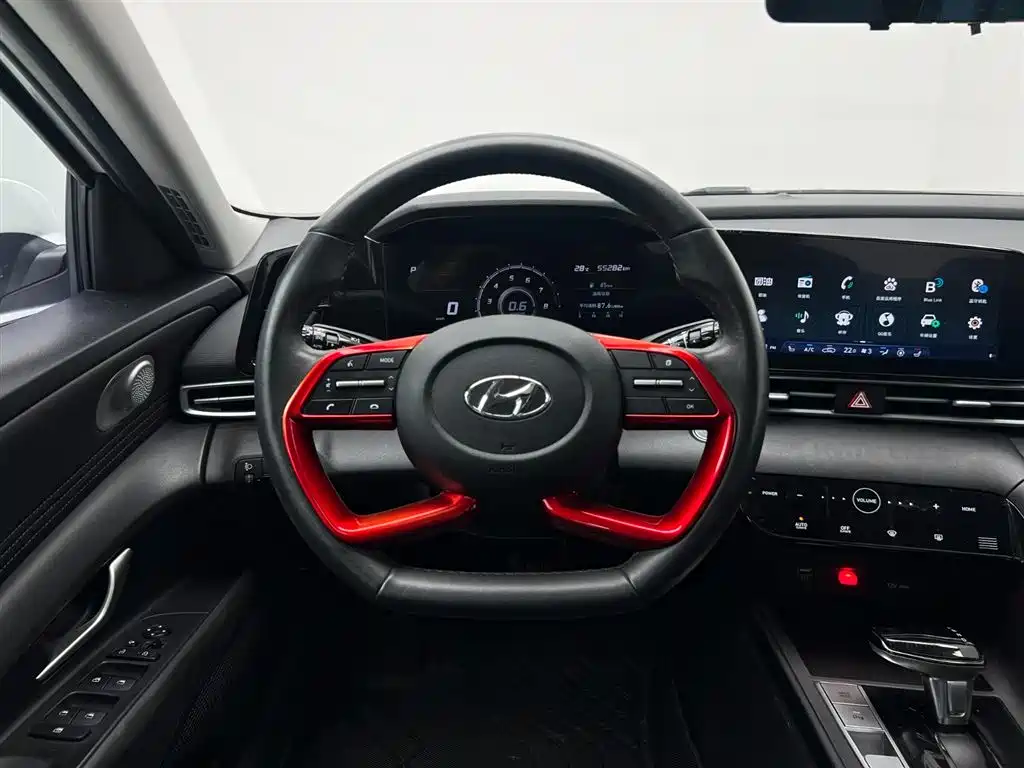 Hyundai Elantra 2022 — фото 22