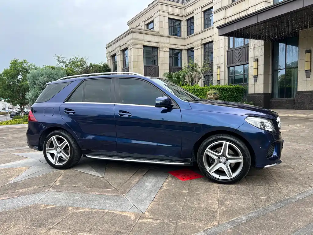 Mercedes-Benz GLE 2016