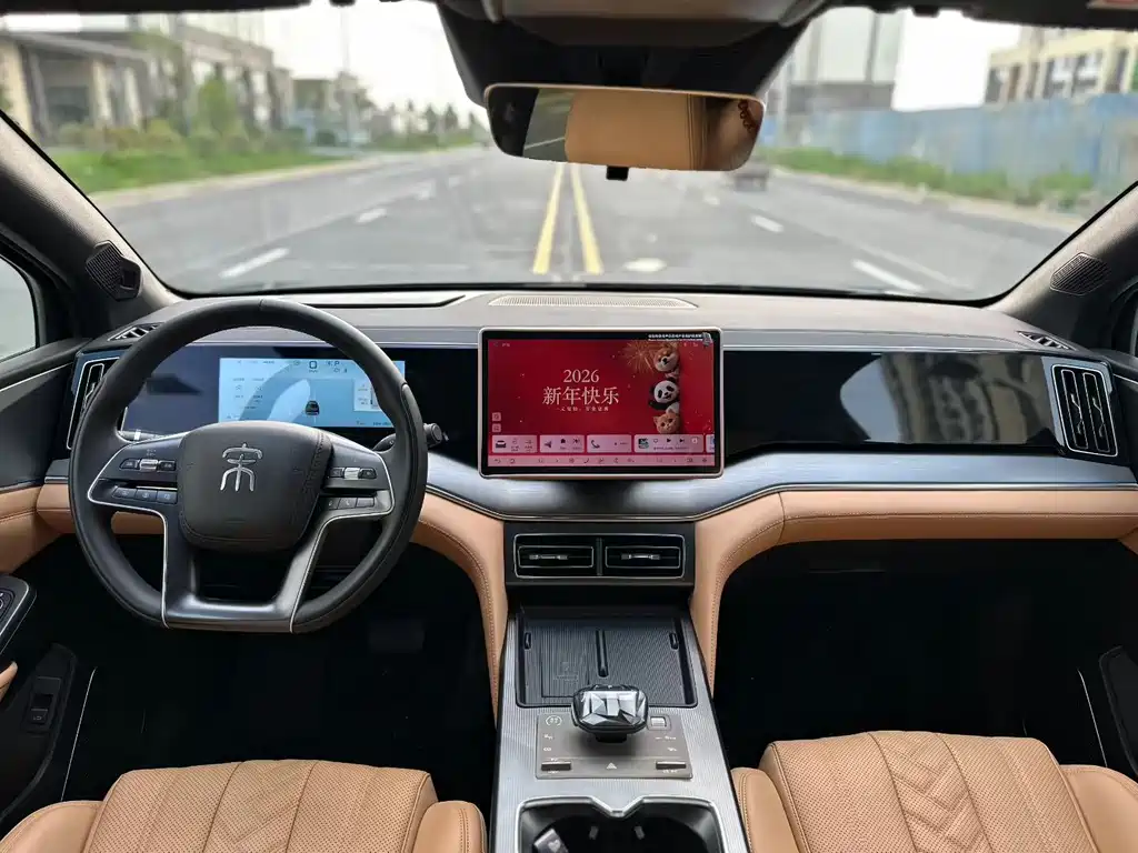 BYD L DM-i 2025 — фото 5