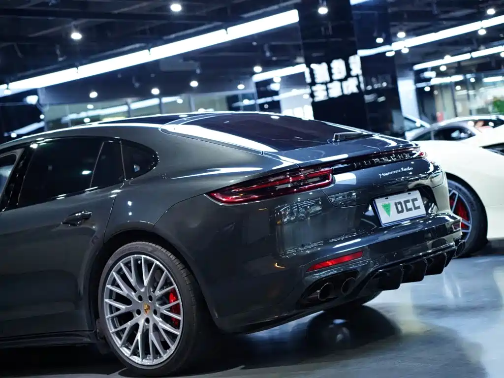 Porsche Panamera 2017 — фото 13