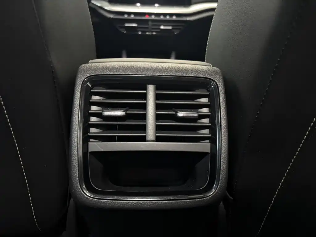 Skoda Octavia 2022 — фото 16