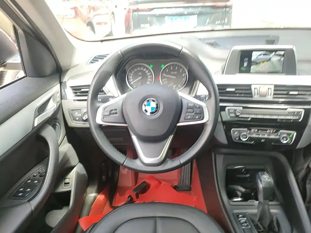 BMW X1 2018 — фото 11