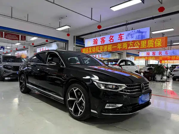 Volkswagen Magotan 2025