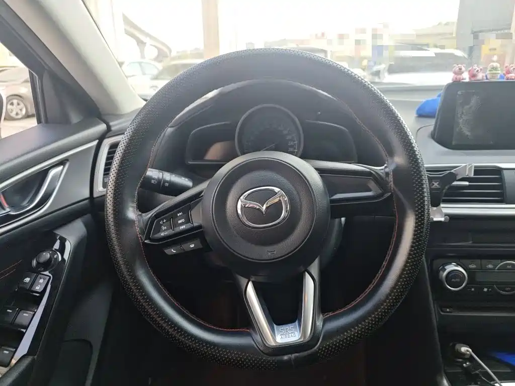 Mazda 3 Axela 2019 — фото 11