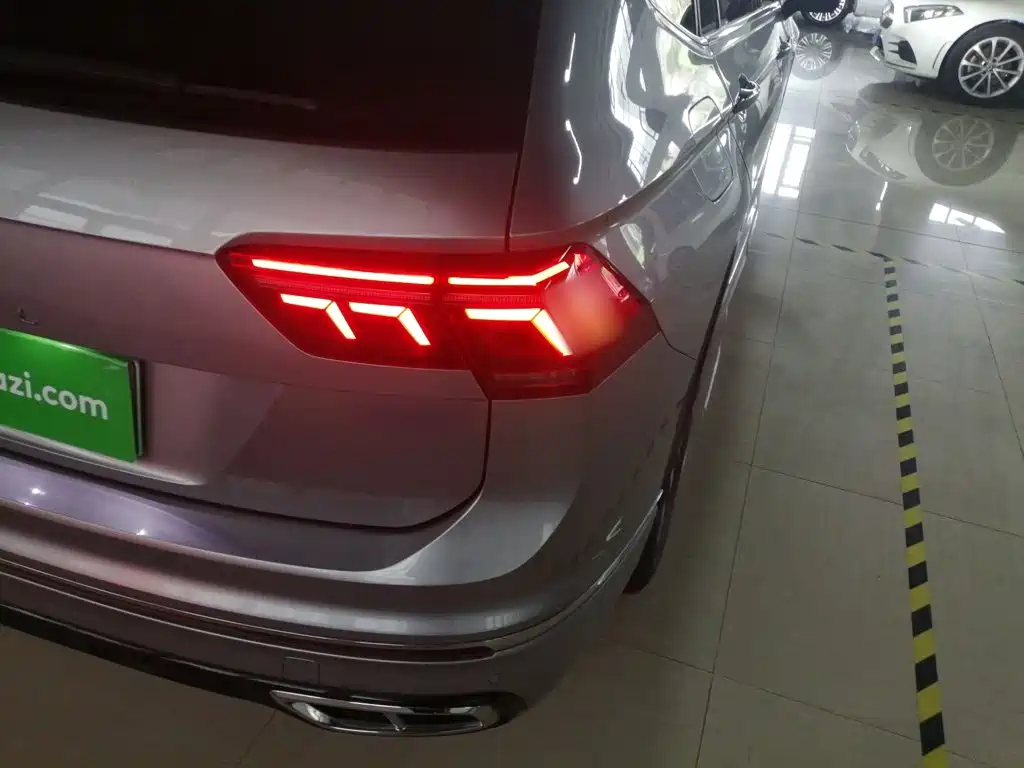 Volkswagen Tiguan L PHEV 2021 — фото 8