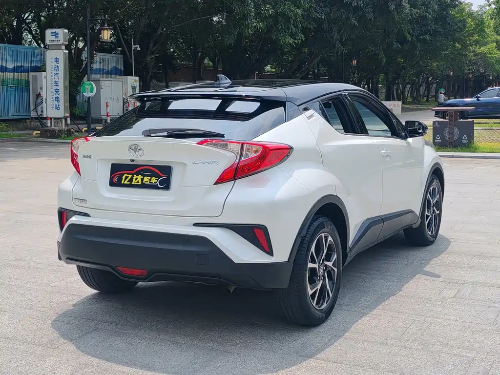 Toyota C-HR 2021 — фото 26