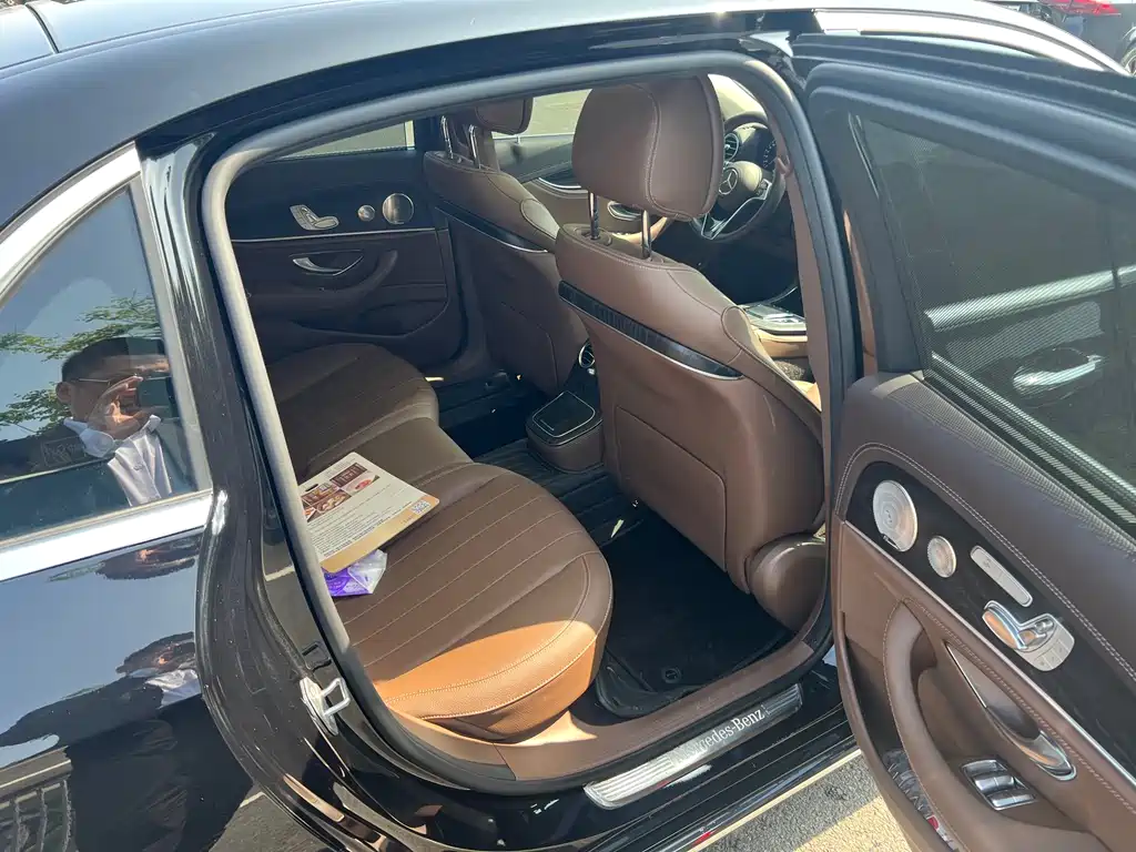 Mercedes-Benz E-Class 2022 — фото 16