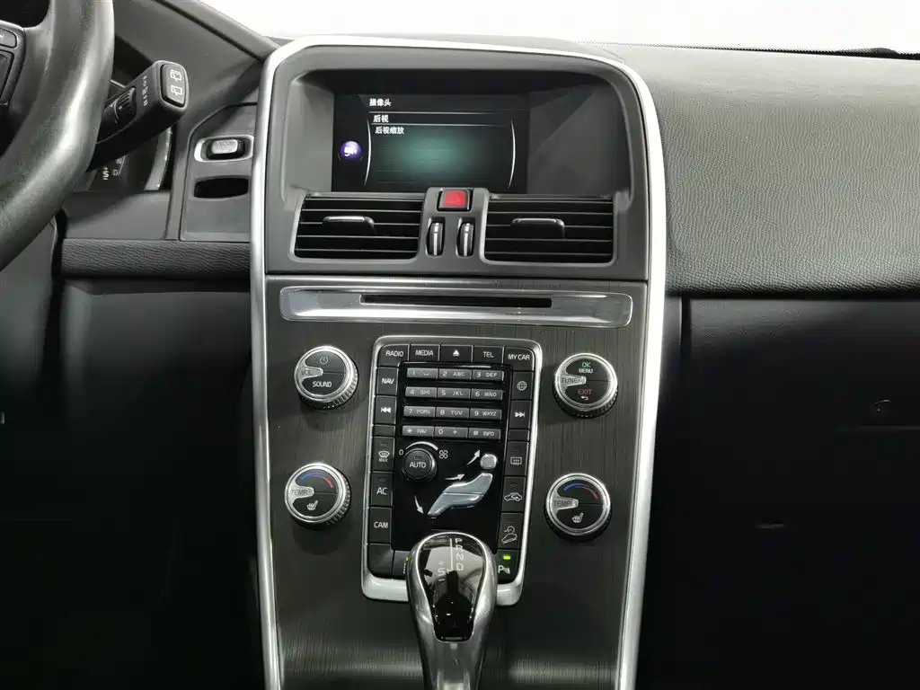 Volvo XC60 2015 — фото 12